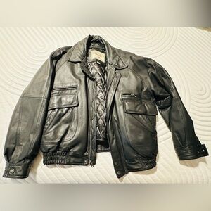 Men's Vintage Classic Black Leather Bomber Jacket w zippered lining